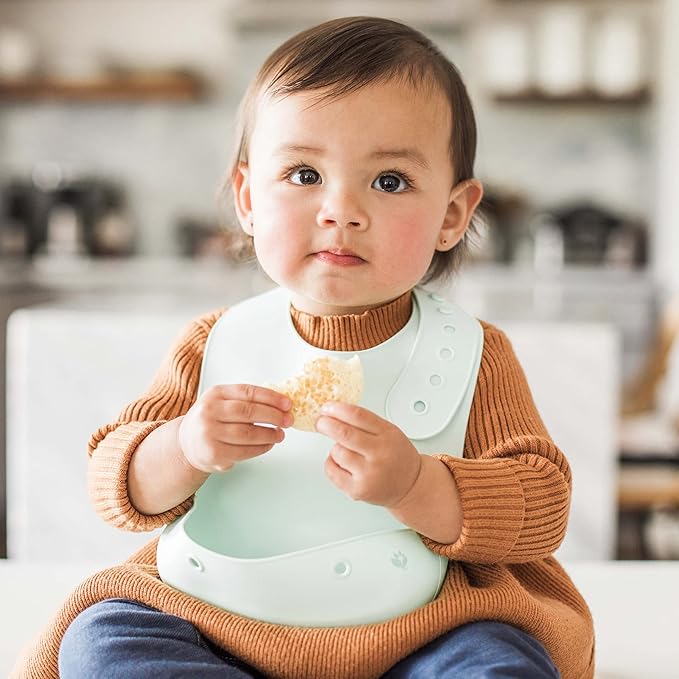 Green Sprouts Unisex Baby Silicone Scoop Bib - Image 3