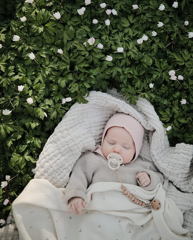 FRIGG Daisy Natural Rubber Baby Pacifier | Made in Denmark | BPA-Free 2-Pack - Image 5
